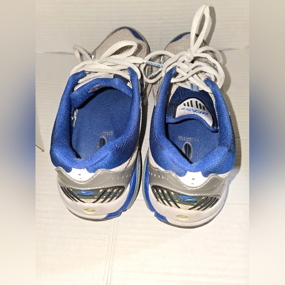 Brooks Beast Running Shoes - Picture 2 of 7
